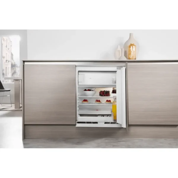 Whirlpool ARG 913/A+ combi-fridge Built-in 126 L White