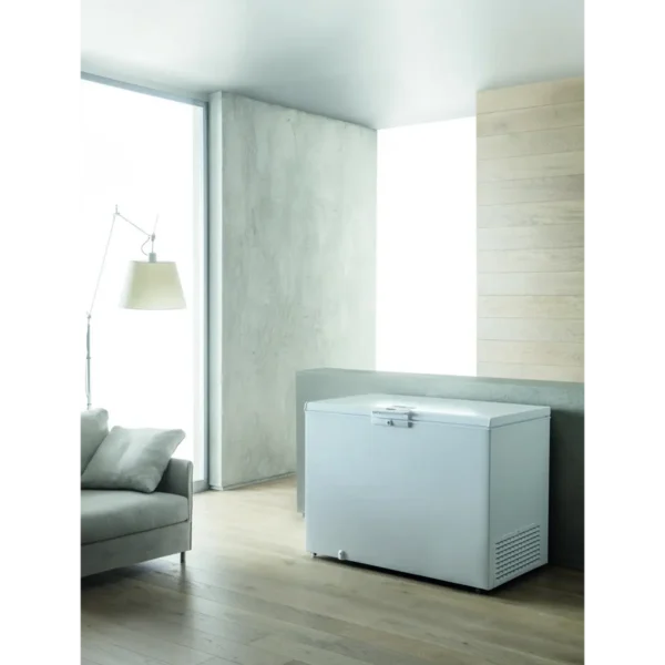 Whirlpool WHE25332 Chest freezer Freestanding 252 L White