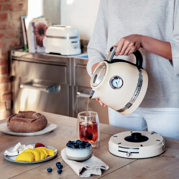 KitchenAid 5KEK1522BAC electric kettle 1.5 L 3000 W Almond, Cream