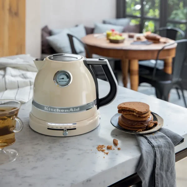 KitchenAid 5KEK1522BAC electric kettle 1.5 L 3000 W Almond, Cream