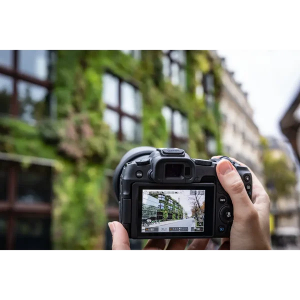 Canon EOS R8