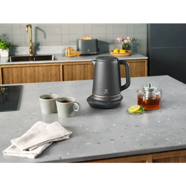 Electrolux E7K16BP electric kettle 1.7 L 2400 W Black, Copper