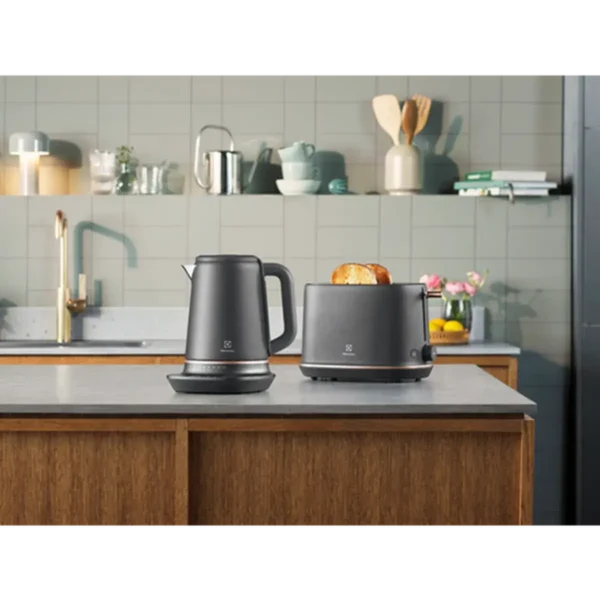 Electrolux E7K16BP electric kettle 1.7 L 2400 W Black, Copper