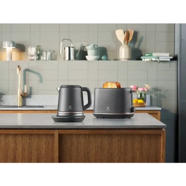 Electrolux E7K16BP electric kettle 1.7 L 2400 W Black, Copper