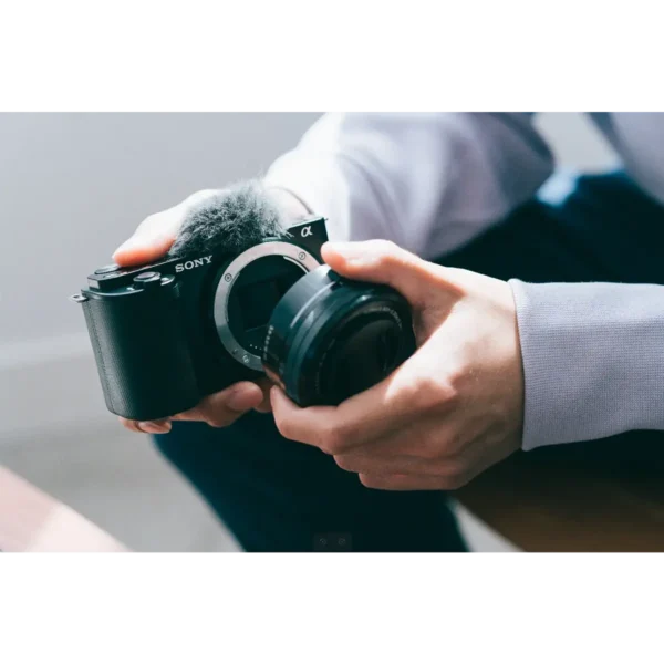 Sony α ZV-E10L MILC 24.2 MP CMOS 6000 x 4000 pixels Black