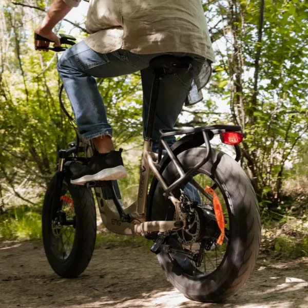 EMG Bomber V White Aluminium 50.8 cm (20″) 30 kg