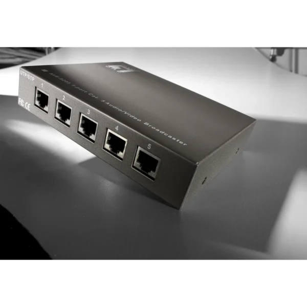 LevelOne 5-Port Cat.5 Audio/Video Transmitter