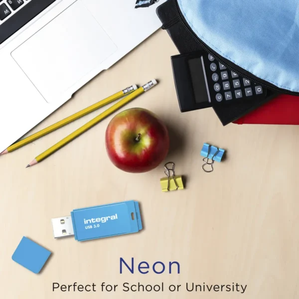 Integral 32GB USB3.0 DRIVE NEON BLUE UP TO R-100 W-30 MBS