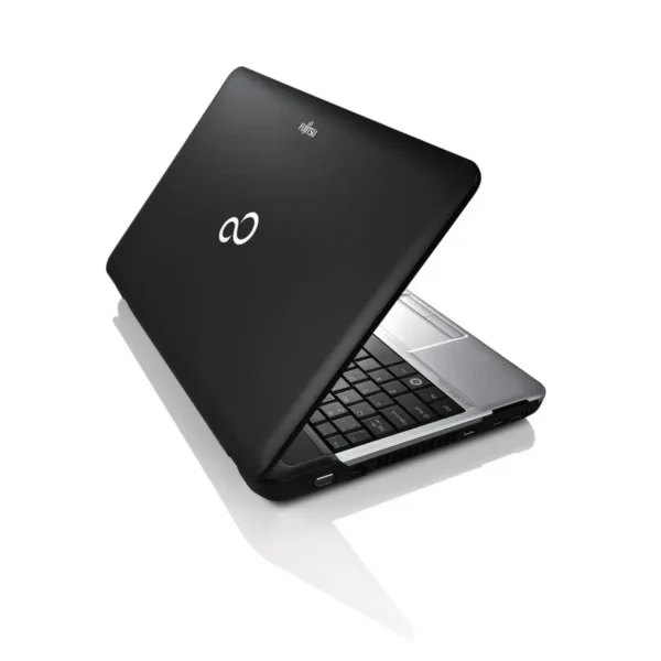 Fujitsu LIFEBOOK A531 Intel® Core™ i5 i5-2430M 39.6 cm (15.6″) 4 GB DDR3-SDRAM 500 GB HDD Windows 7 Professional Black, Silver